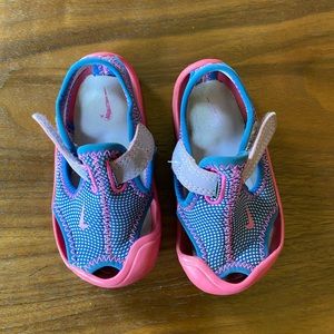 Nike toddler sandals